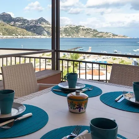 Casablu, Un Delizioso Bilocale Sulla Baia Di Naxos Giardini-Naxos